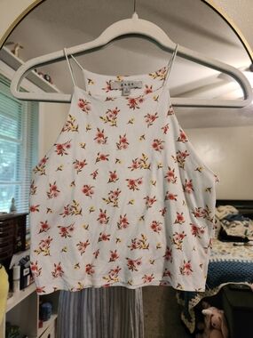 gaze White Floral High-Neck Crop Cami